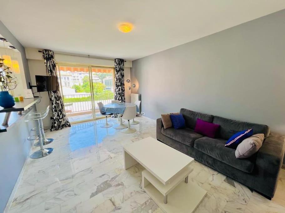 אנטיב Le Pinede - Apt 4 Prs- Parking - Clim - 500M Plages מראה חיצוני תמונה