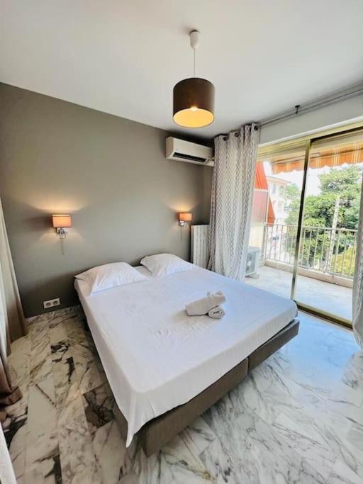 אנטיב Le Pinede - Apt 4 Prs- Parking - Clim - 500M Plages מראה חיצוני תמונה